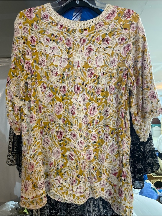 Solitaire Tops - Floral Embroidered Women's Top